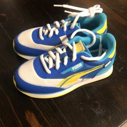 Puma Shoes (Boys Size 3C)