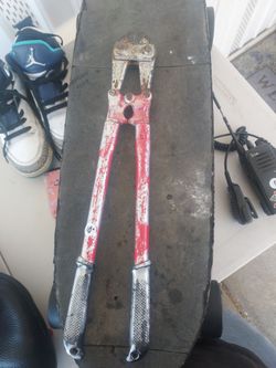 bolt cutters
