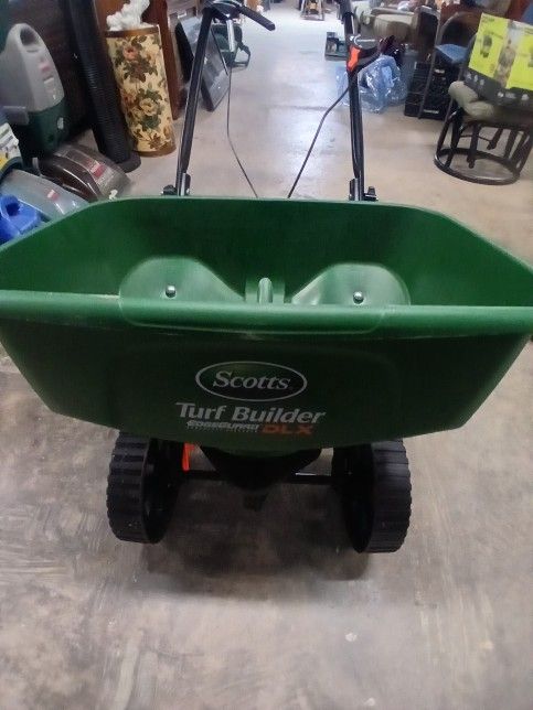 Scott's Turf BuilderSeed Spreader