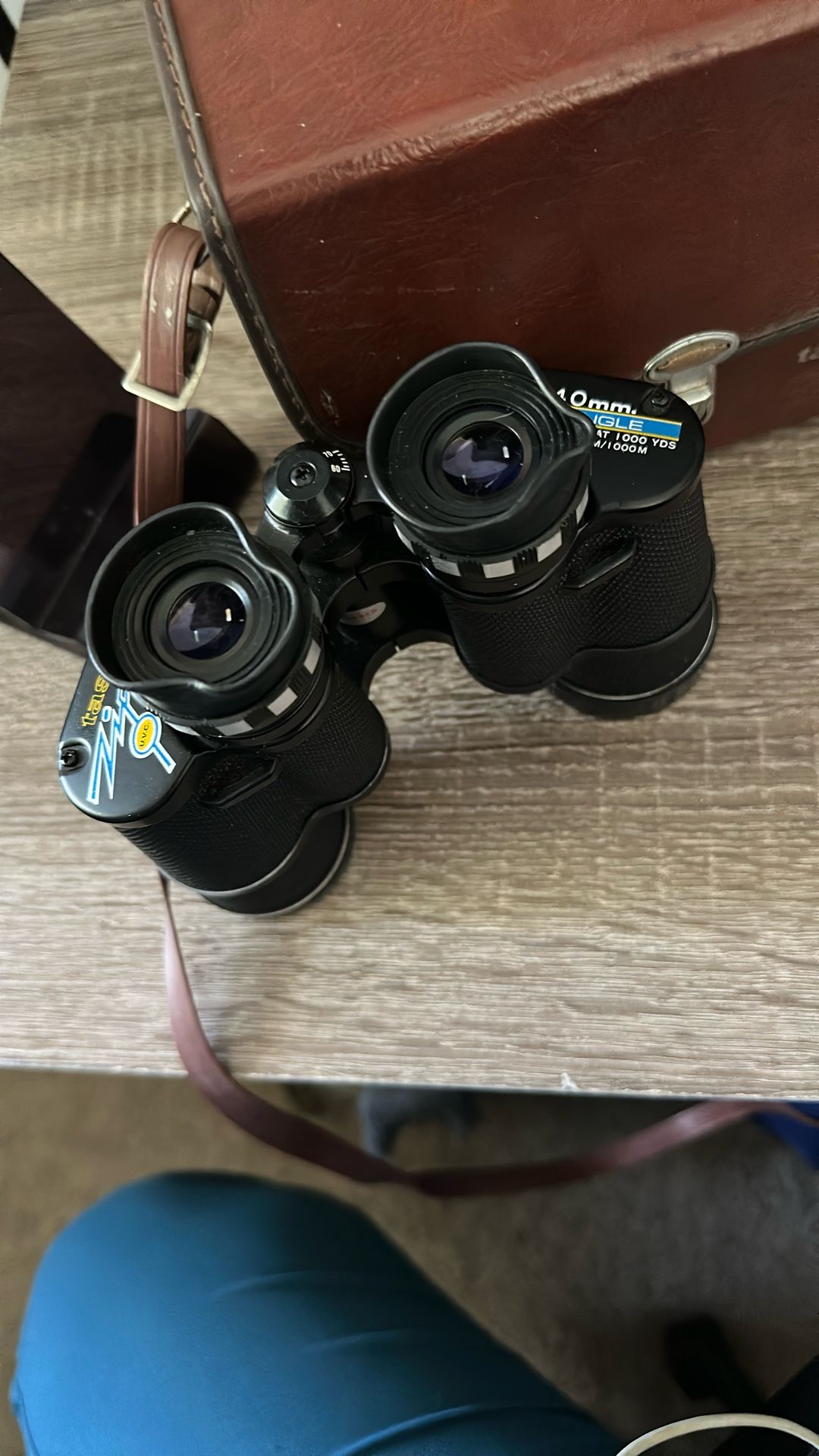 Binoculars 