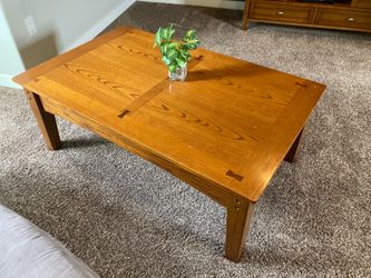 Solid wood lift-top coffee table