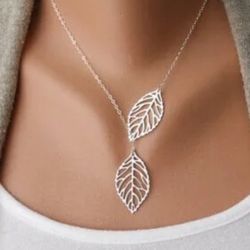 $15 New Necklace And Earrings Set Gold Toned Leaf . 