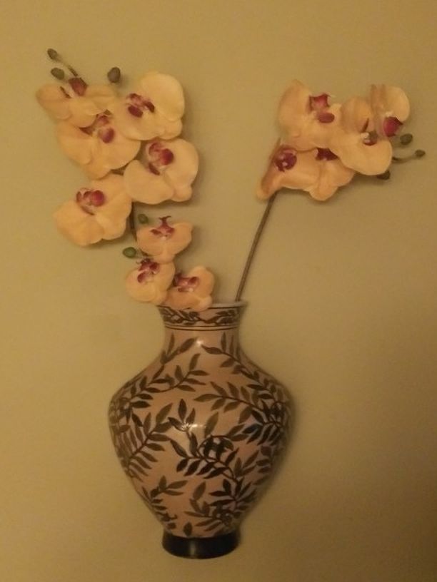 Pretty and Unique Decorative Floral Wall Art