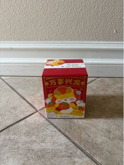 Damaged box All things prosper the dragon blind box.