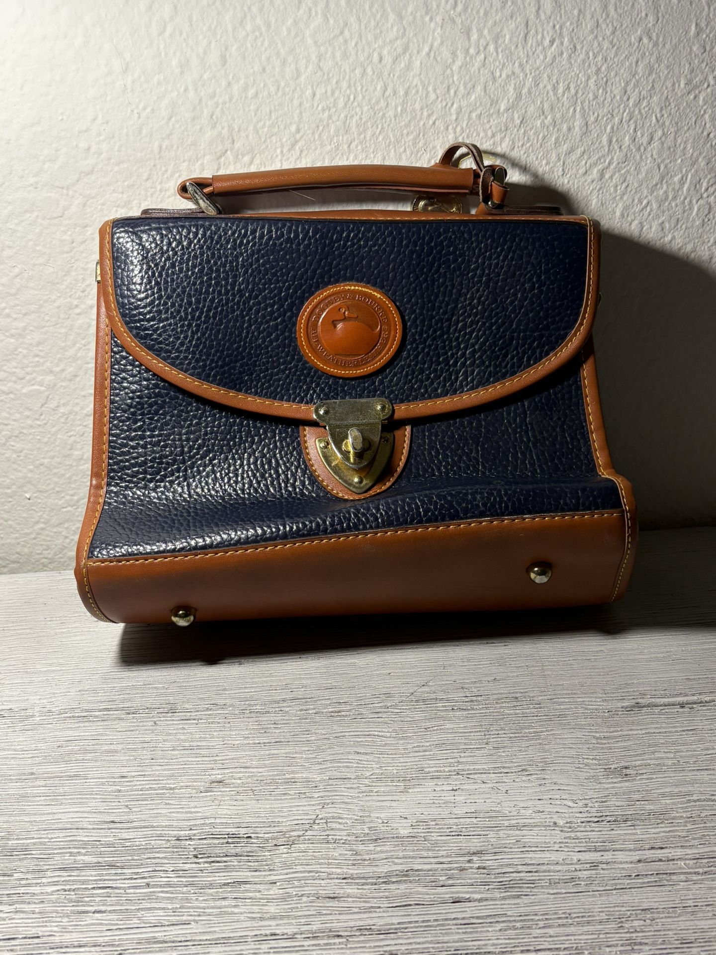 “LIKE NEW” NEW without Tags. Never used vintage Dooney & Bourke All-Weather Leather satchel handbag