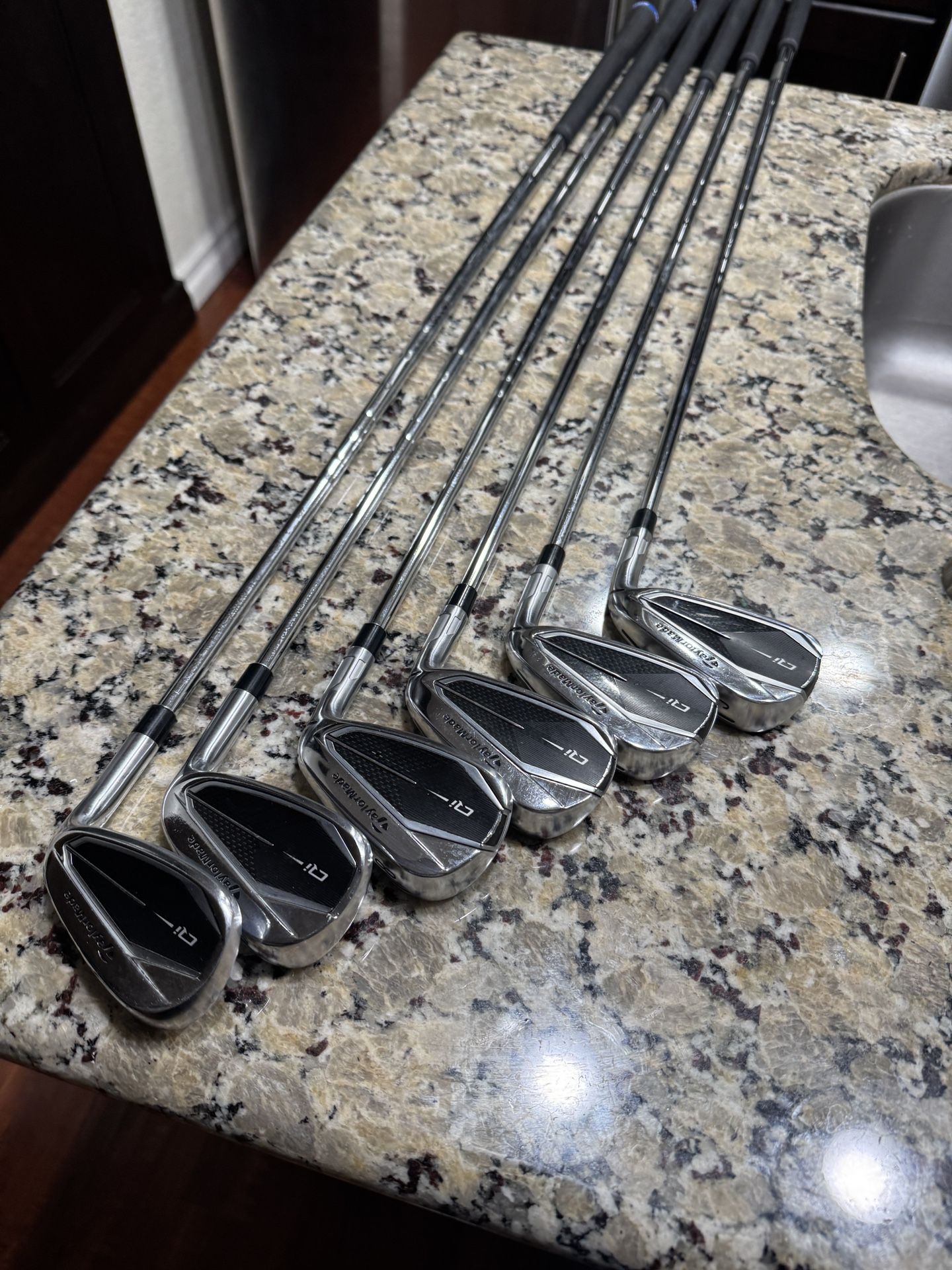TaylorMade Qi Irons (PW-5i)