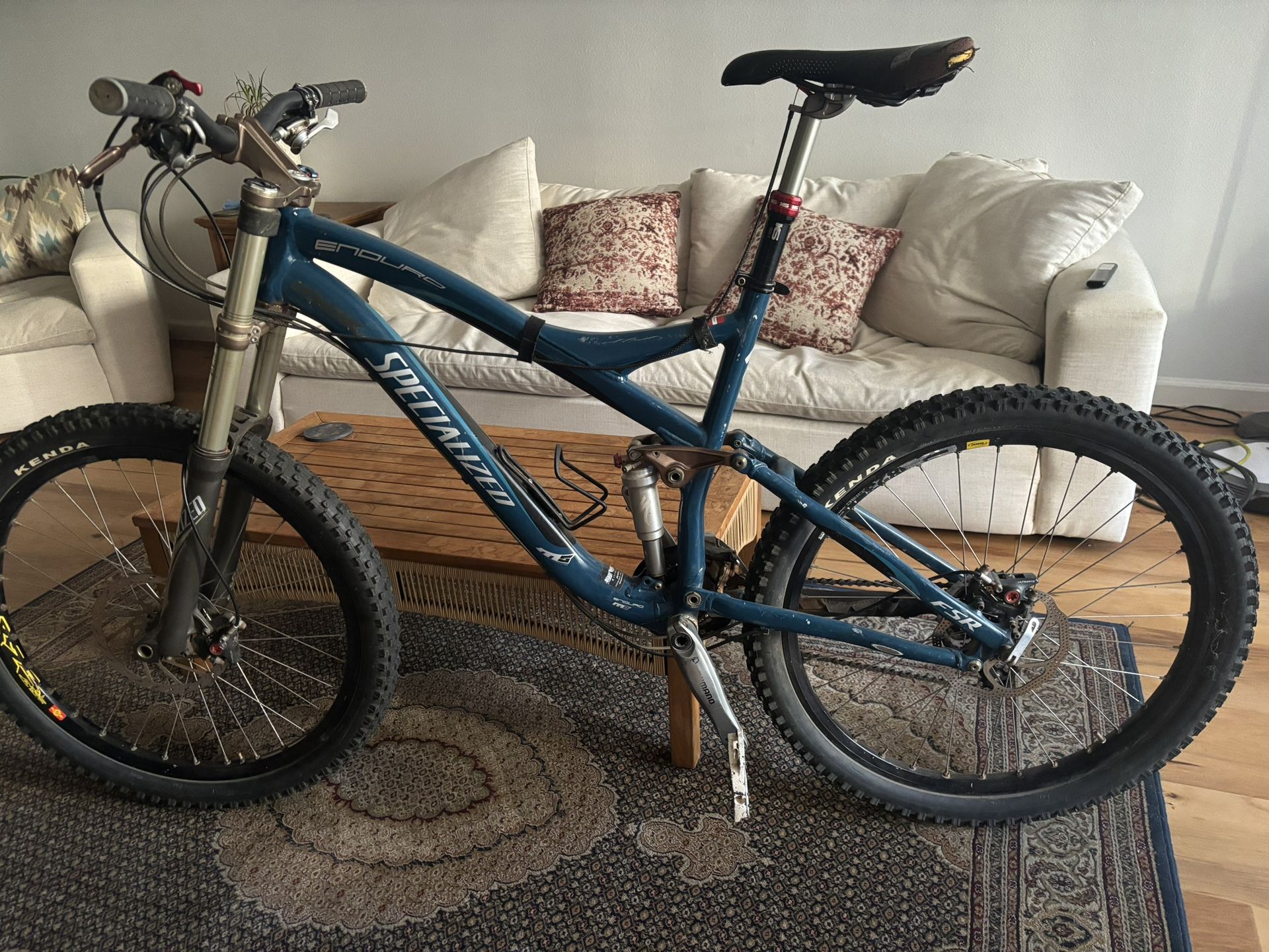 Specialized Enduro Mountain Bike Large