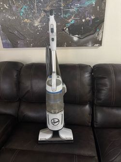 Vacuum Hoover upright