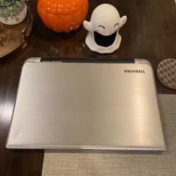 Toshiba s55-B5280 Laptop 4th Gen i7 with NEW BATTERY 