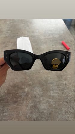 Black cat eye sunglasses