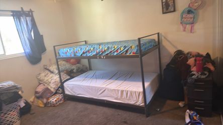 Metal Twin bunk beds