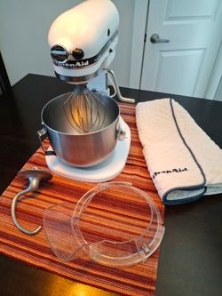 KitchenAid Professional 5-Quart Bowl-Lift Stand Mixer (Model KSM50PWH) EXCELLENT Condition