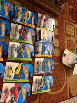 40 UNOPENED HOT WHEELS BOX 1 $50 LOOK!! GRAB BAG