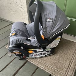 Chicco KeyFit30 Infant Car seat WITH Base