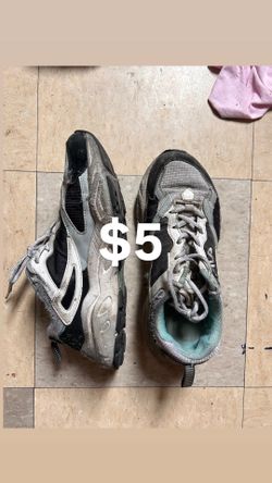 Shoes size 8