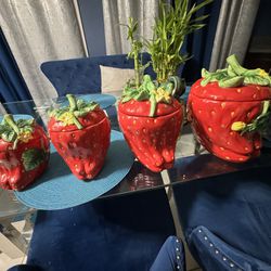 4 strawberry 🍓 jars 