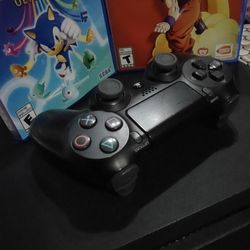 PS4 SONY HDMI 2 GAMES 1 CONTROL 