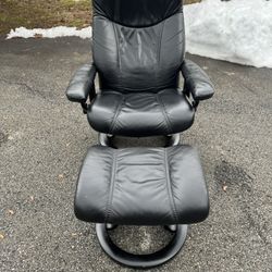 Ekornes Stressless Black Leather Recliner Chair Medium "Consul" Model MCM Vintage