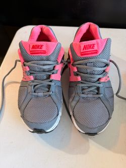 Nike 7.5  women tennis