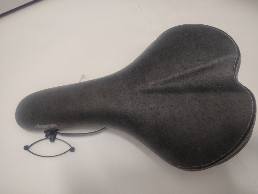 Charge Comfort Bike Seat And Seat Cover New