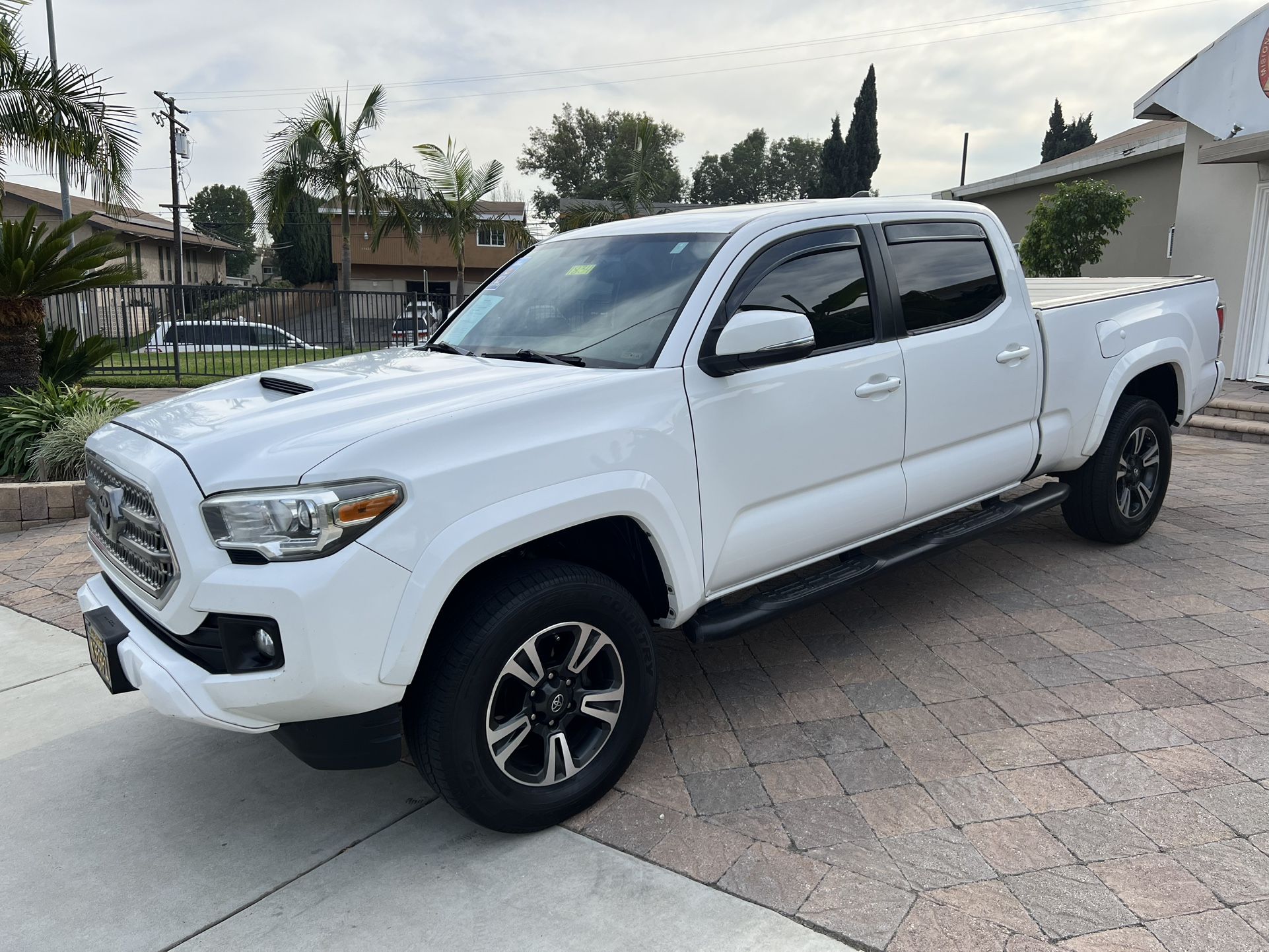 🔥2017 TOYOTA CHULADA SR5 TACOMA🔥$1999 DE ENGANCHE.Cca🔥$1999 DOWN PAYMENT.oac🔥213-810-1060