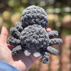 Jumping Spider 🕷️ handmade 🧶 crochet 🧶 plushies