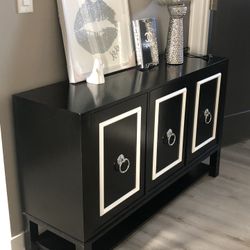 Wood modern buffet table