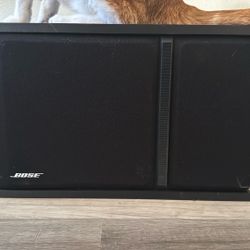 BOSE 301 Series III Speaker - 1 ONLY - $50 OBO