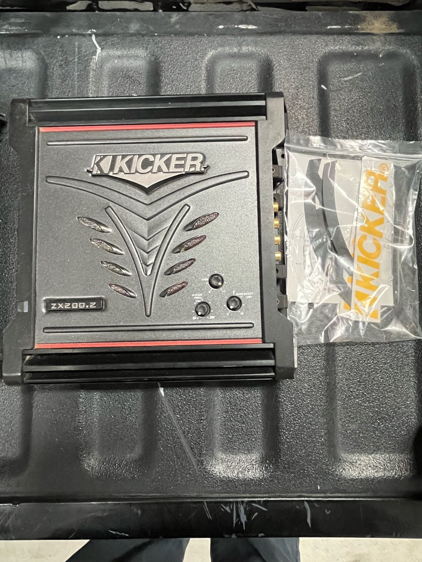 Kicker Car Amp ZX200.2