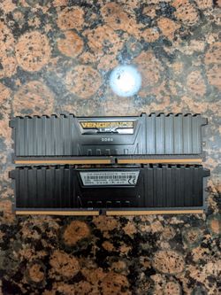Corsair DDR4 2 sticks X 8gb