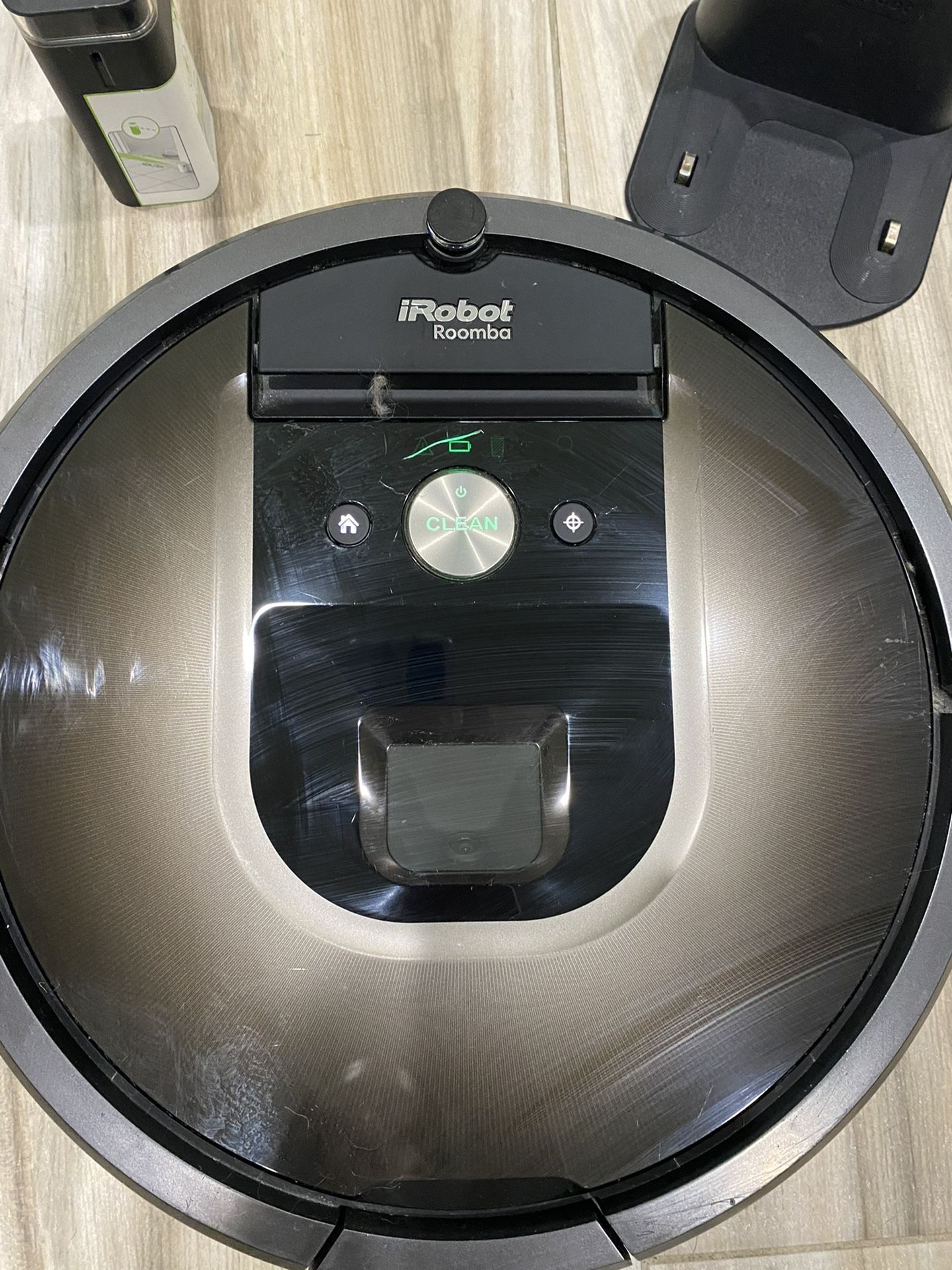 iRobot Roomba 980 Robot Vacuum-Wi-Fi Connected Mapping, Works with Alexa, Ideal for Pet Hair, Carpets, Hard Floors, Power Boost Technology, Black