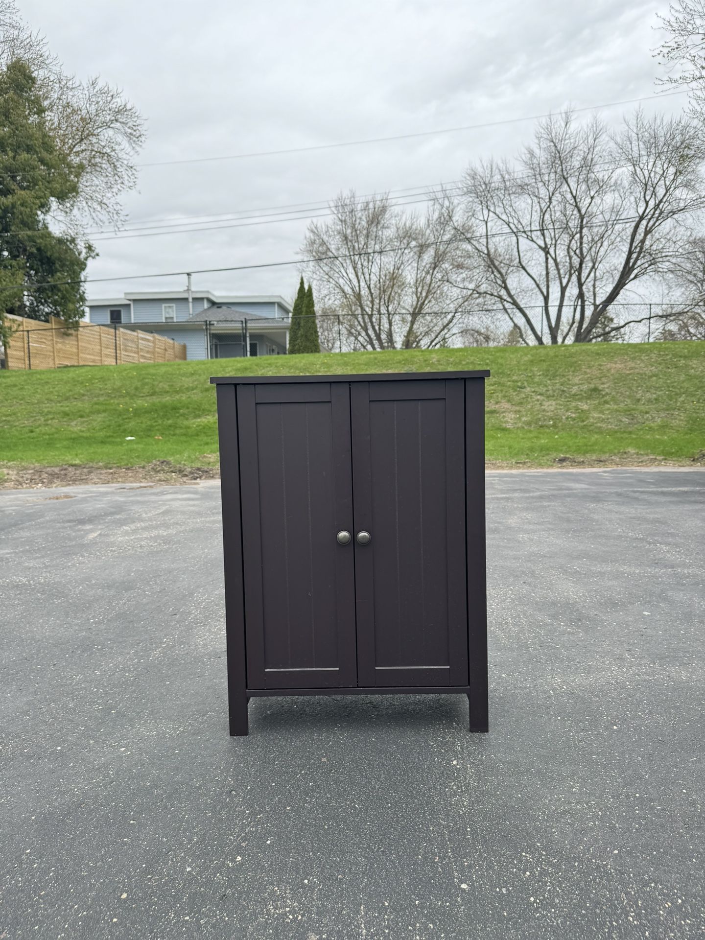 Cabinet with Adjustable Shelves
