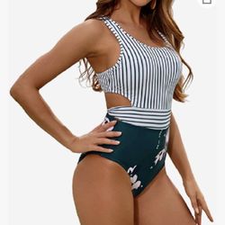 New W/ Tags Woman’s 1 Piece Bathing Suit XL