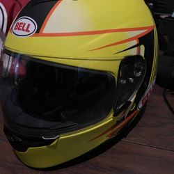 Motorcycle helmet 