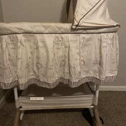 baby bassinet with wheels