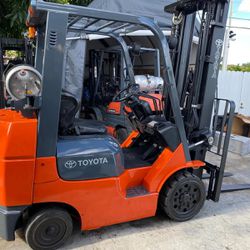Toyota Series Forklift 