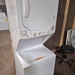 GE 2.3-cu ft Top Load Washer and Electric 4.4-cu ft Dryer