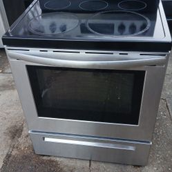 Frigidaire Stove. Refrigerator,dishwasher and Over the Range Oven 