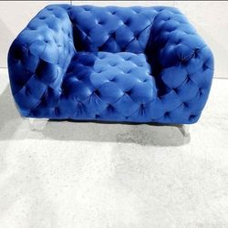 BRAND NEW BLUE TUFTED OVERSIZED CHAIR SAME DAY DELIVERY 