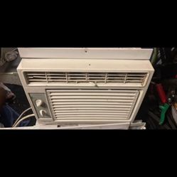 2 Window Air Conditioning Units 