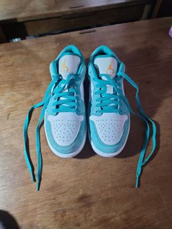 Air Jordan 1 Low SE New Emerald DN3705-301 Men's Size 8