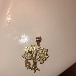 3.5g 10k money tree pendant