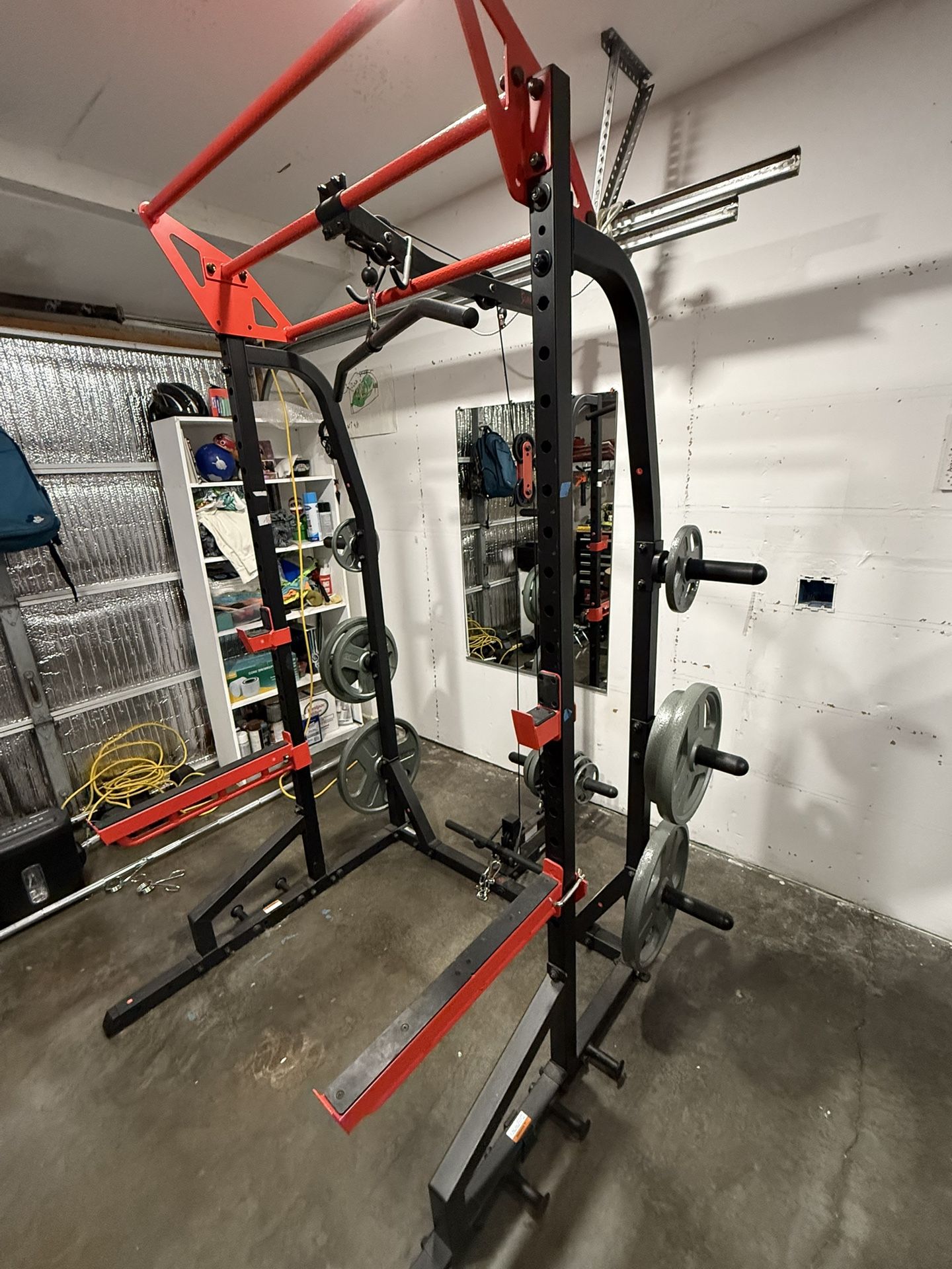 Sunny Health Fitness Power Half Rack Heavy Duty Power Cage & lat pull down attachment