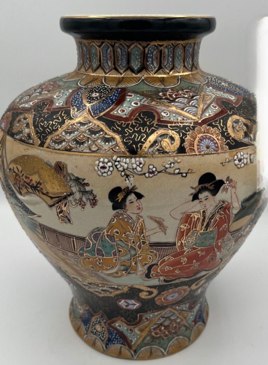 BEAUTIFUL ASIAN  SATSUMA VASE 