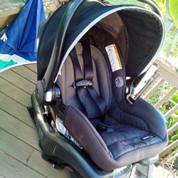 Graco SnugRide 35 Lite Infant Car Seat, Lightweight Infant Car Seat