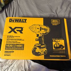 Dewalt 20V MAX Lithium-Ion Cordless 1/2 in. Impact Wrench Kit