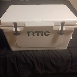 RTIC 45 QT COOLER BRAND NEW