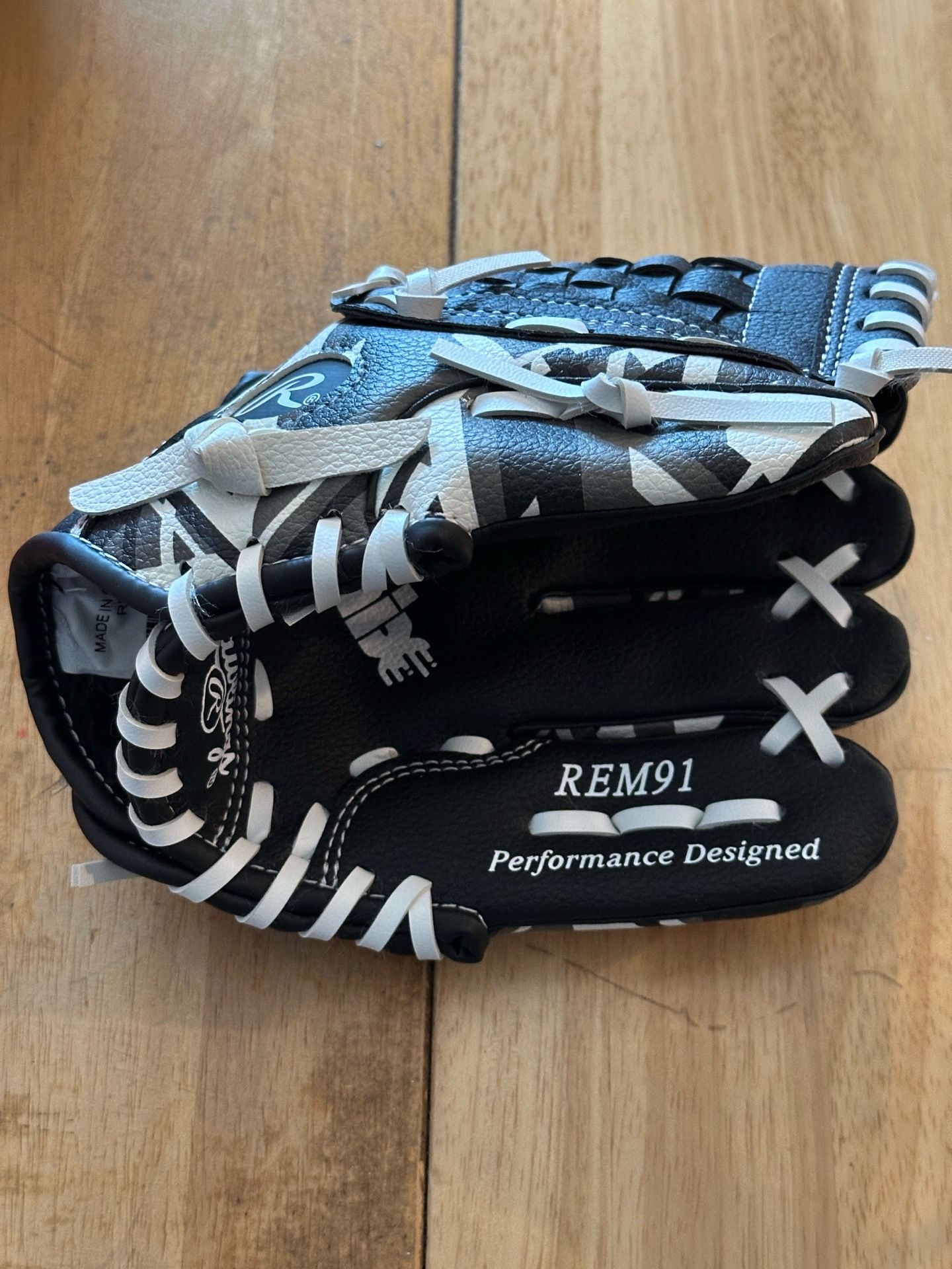Rawlings Remix REM91 9” Youth T-Ball Baseball Glove - Black/White Camo - NEW