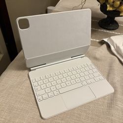 iPad 11” Keyboard/Trackpad