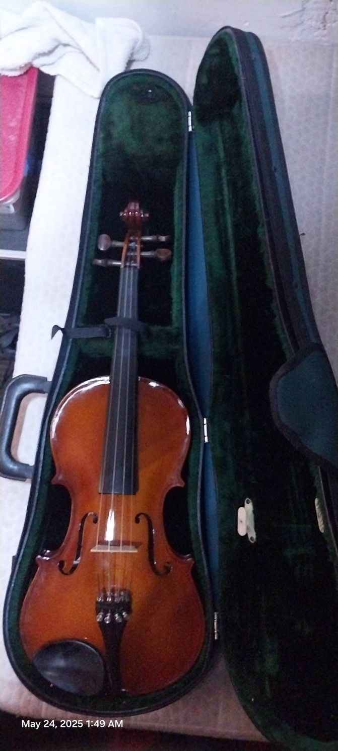 Maple Leaf Violin